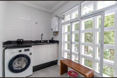 Apartamento à venda com 131m², 2 quartos e 1 vaga Apartamento à venda com 131m², 2 quartos e 1 vagaÁrea de serviço