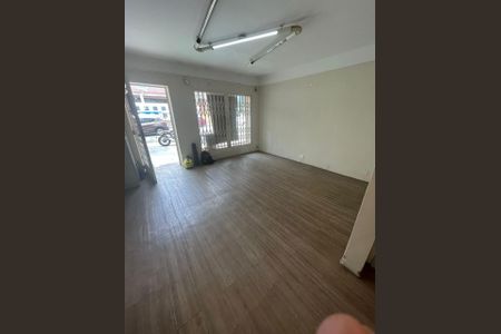 Casa à venda com 100m², 3 quartos e 2 vagas