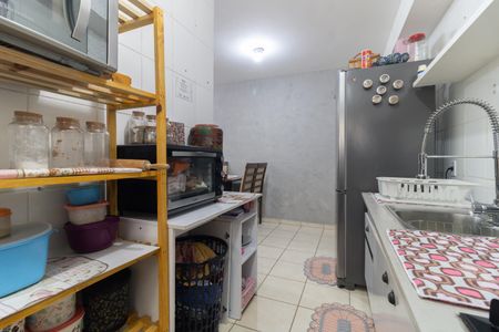 Cozinha  de apartamento à venda com 2 quartos, 50m² em Parque Fongaro, São Paulo