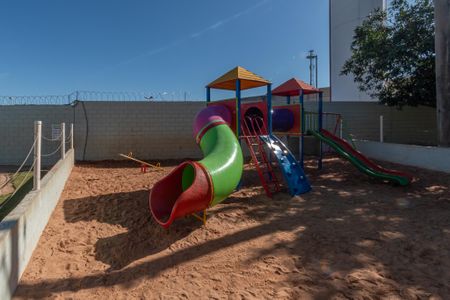 Casa de condomínio para alugar com 67m², 2 quartos e 2 vagas Casa de condomínio para alugar com 67m², 2 quartos e 2 vagasÁrea comum - Playground