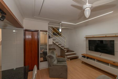 Casa de condomínio para alugar com 67m², 2 quartos e 2 vagas Casa de condomínio para alugar com 67m², 2 quartos e 2 vagasSala