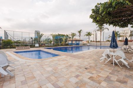 Piscina de apartamento para alugar com 2 quartos, 63m² em Vila Jaboticabeira, Taubaté