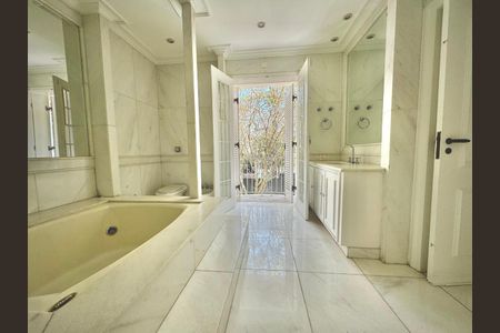 Casa à venda com 5 quartos, 1327m² em Jardim Guedala, São Paulo