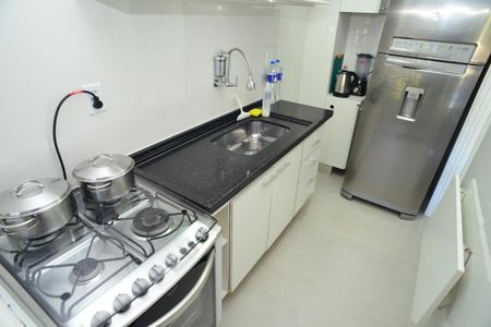 Cozinha de apartamento à venda com 2 quartos, 65m² em Itanhangá, Rio de Janeiro