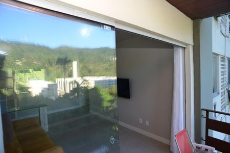 Apartamento à venda com 65m², 2 quartos e 1 vaga Apartamento à venda com 65m², 2 quartos e 1 vagaVaranda