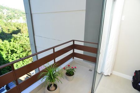 Apartamento à venda com 65m², 2 quartos e 1 vaga Apartamento à venda com 65m², 2 quartos e 1 vagaVaranda