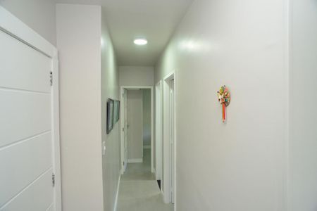 Corredor de apartamento à venda com 2 quartos, 65m² em Itanhangá, Rio de Janeiro
