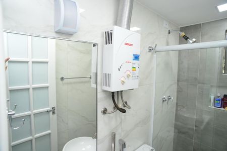 Apartamento à venda com 65m², 2 quartos e 1 vaga Apartamento à venda com 65m², 2 quartos e 1 vagaBanheiro Social