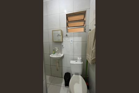 Banheiro de kitnet/studio para alugar com 1 quarto, 30m² em Centro, Campinas