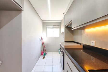 Cozinha de apartamento à venda com 2 quartos, 50m² em Vila Abaeté, Campinas