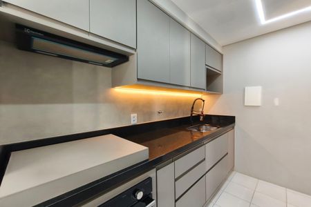 Cozinha de apartamento à venda com 2 quartos, 50m² em Vila Abaeté, Campinas
