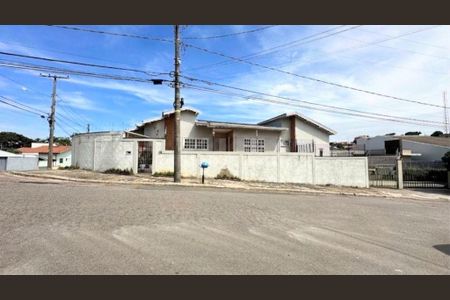 Casa à venda com 210m², 3 quartos e 5 vagas