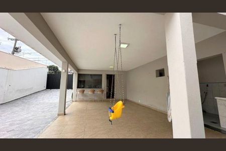 Casa à venda com 210m², 3 quartos e 5 vagas