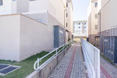 Apartamento à venda com 43m², 2 quartos e 1 vaga Apartamento à venda com 43m², 2 quartos e 1 vagaEntrada