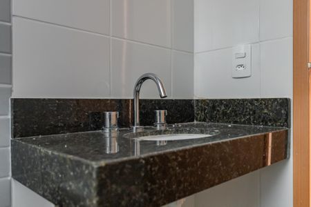 Banheiro de apartamento para alugar com 2 quartos, 55m² em Jardim Carvalho, Porto Alegre