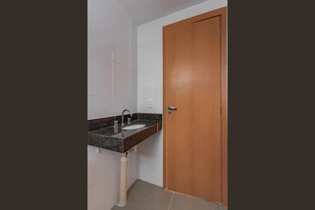 Banheiro de apartamento para alugar com 2 quartos, 55m² em Jardim Carvalho, Porto Alegre