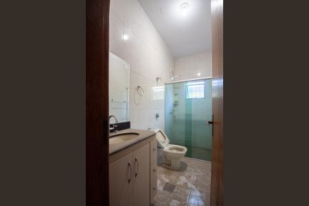 Banheiro Social de casa para alugar com 3 quartos, 100m² em Parque Xangri-lá, Contagem