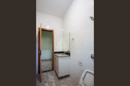 Casa para alugar com 100m², 3 quartos e 1 vaga Casa para alugar com 100m², 3 quartos e 1 vagaBanheiro Social