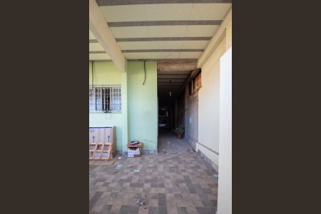 Garagem e entrada independente de casa para alugar com 3 quartos, 100m² em Parque Xangri-lá, Contagem
