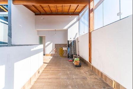 Apartamento à venda com 98m², 2 quartos e 1 vaga Apartamento à venda com 98m², 2 quartos e 1 vagaCozinha e Área de Serviço