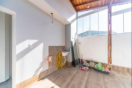 Apartamento à venda com 98m², 2 quartos e 1 vaga Apartamento à venda com 98m², 2 quartos e 1 vagaCozinha e Área de Serviço