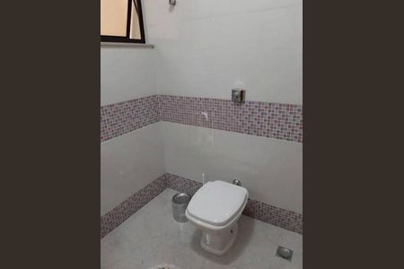 Casa à venda com 3 quartos, 400m² em Vila Santo Estefano, São Paulo