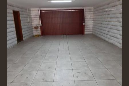 Casa à venda com 3 quartos, 400m² em Vila Santo Estefano, São Paulo