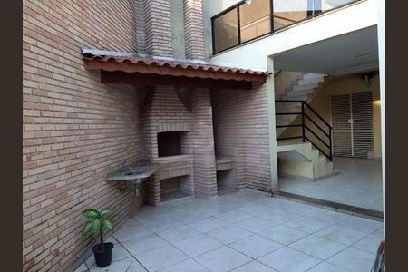Casa à venda com 3 quartos, 400m² em Vila Santo Estefano, São Paulo