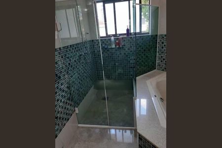 Casa à venda com 3 quartos, 400m² em Vila Santo Estefano, São Paulo