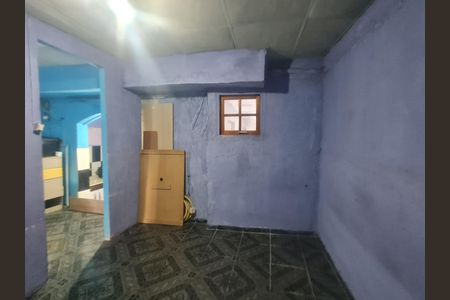 Quarto da edícula de casa para alugar com 3 quartos, 125m² em Parque Industrial Cumbica, Guarulhos
