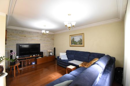 Casa à venda com 440m², 3 quartos e 3 vagasSala