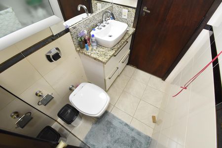 Casa à venda com 440m², 3 quartos e 3 vagasBanheiro 2
