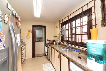 Casa à venda com 440m², 3 quartos e 3 vagasCozinha