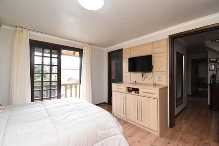 Casa à venda com 440m², 3 quartos e 3 vagasSuíte