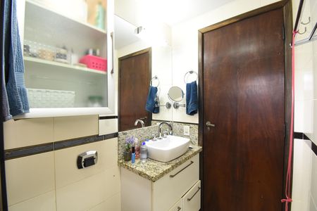 Casa à venda com 440m², 3 quartos e 3 vagasBanheiro 2