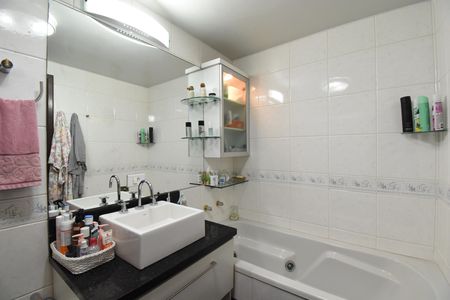 Casa à venda com 440m², 3 quartos e 3 vagasBanheiro da Suíte