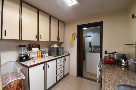 Casa à venda com 440m², 3 quartos e 3 vagasCozinha