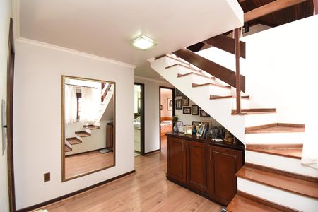 Casa à venda com 440m², 3 quartos e 3 vagasCorredor/Escadas