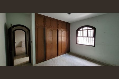 Casa à venda com 4 quartos, 290m² em Vila Piaui, São Paulo
