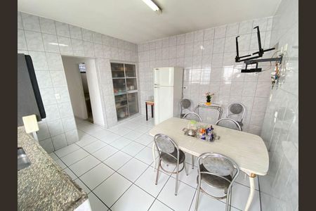 Casa à venda com 3 quartos, 153m² em Jardim Mariliza, São Paulo