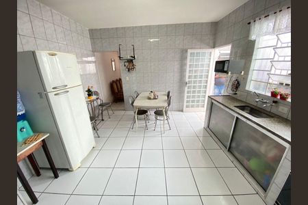 Casa à venda com 3 quartos, 153m² em Jardim Mariliza, São Paulo