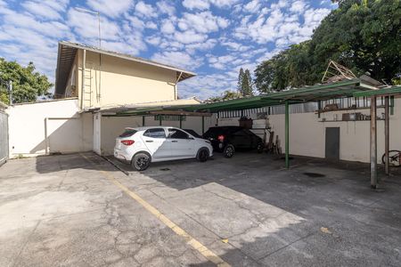 Garagem de casa à venda com 2 quartos, 49m² em Candelária, Belo Horizonte