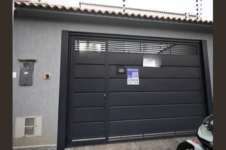 Fachada de casa à venda com 3 quartos, 125m² em Cipava, Osasco