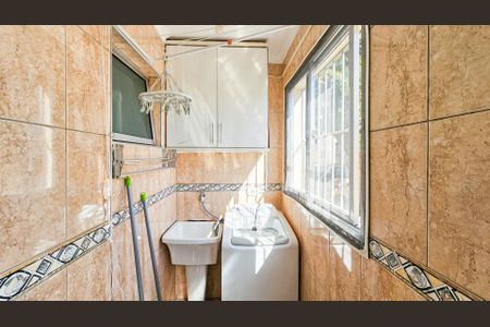 Apartamento para alugar com 55m², 2 quartos e 1 vaga Apartamento para alugar com 55m², 2 quartos e 1 vagaCozinha e Área de Serviço