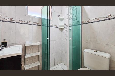 Banheiro de apartamento para alugar com 2 quartos, 55m² em Parque Jose Alex Andre, Carapicuíba