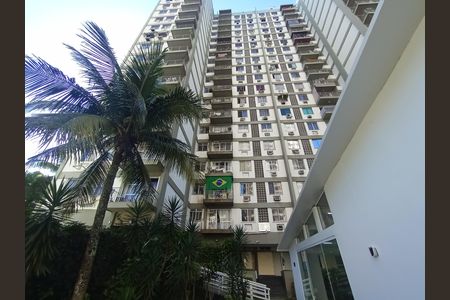 Apartamento para alugar com 60m², 2 quartos e 1 vaga Apartamento para alugar com 60m², 2 quartos e 1 vagaFachada