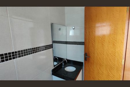 Casa para alugar com 50m², 2 quartos e 2 vagas Casa para alugar com 50m², 2 quartos e 2 vagasBanheiro da Suíte 1