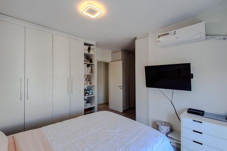 Apartamento à venda com 178m², 4 quartos e 3 vagas Apartamento à venda com 178m², 4 quartos e 3 vagasQuarto 4 - Suíte