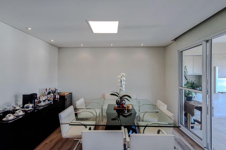 Apartamento à venda com 178m², 4 quartos e 3 vagas Apartamento à venda com 178m², 4 quartos e 3 vagasSala