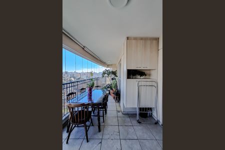 Apartamento à venda com 178m², 4 quartos e 3 vagas Apartamento à venda com 178m², 4 quartos e 3 vagasVaranda da Sala